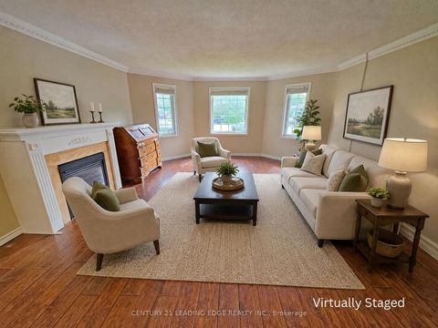 Photo 5 at 4 Bay Court, Historic Lakeshore Communities, Georgina