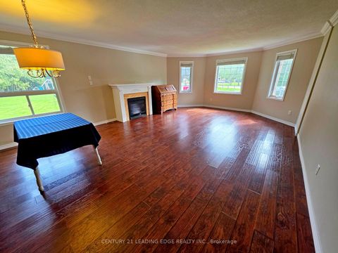 Photo 6 at 4 Bay Court, Historic Lakeshore Communities, Georgina