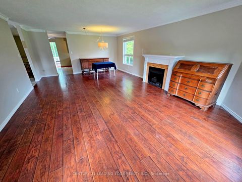 Photo 7 at 4 Bay Court, Historic Lakeshore Communities, Georgina