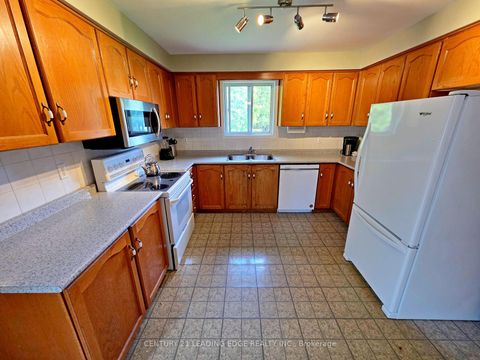 Photo 8 at 4 Bay Court, Historic Lakeshore Communities, Georgina