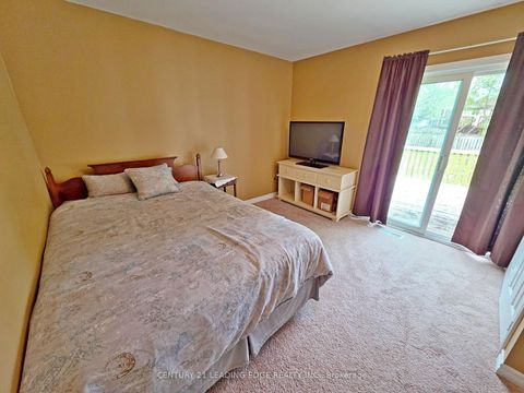 Photo 15 at 4 Bay Court, Historic Lakeshore Communities, Georgina