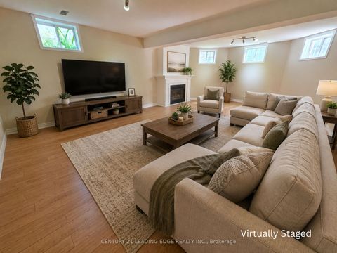 Photo 18 at 4 Bay Court, Historic Lakeshore Communities, Georgina