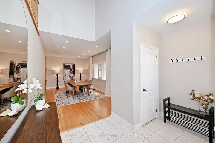 Photo 5 at 124 Milby Crescent, Bradford, Bradford West Gwillimbury