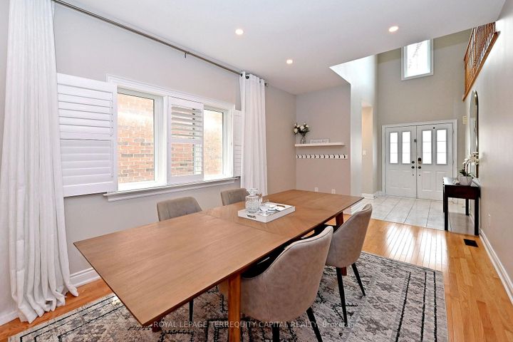 Photo 8 at 124 Milby Crescent, Bradford, Bradford West Gwillimbury