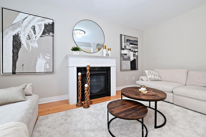 Photo 17 at 124 Milby Crescent, Bradford, Bradford West Gwillimbury