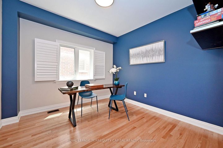 Photo 20 at 124 Milby Crescent, Bradford, Bradford West Gwillimbury