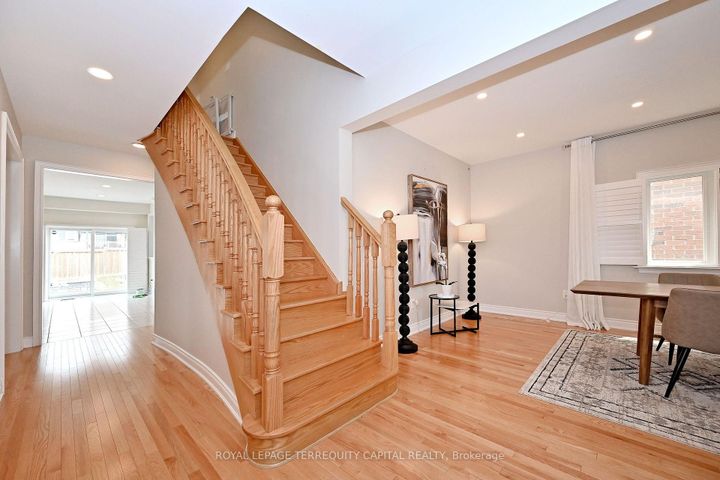 Photo 24 at 124 Milby Crescent, Bradford, Bradford West Gwillimbury