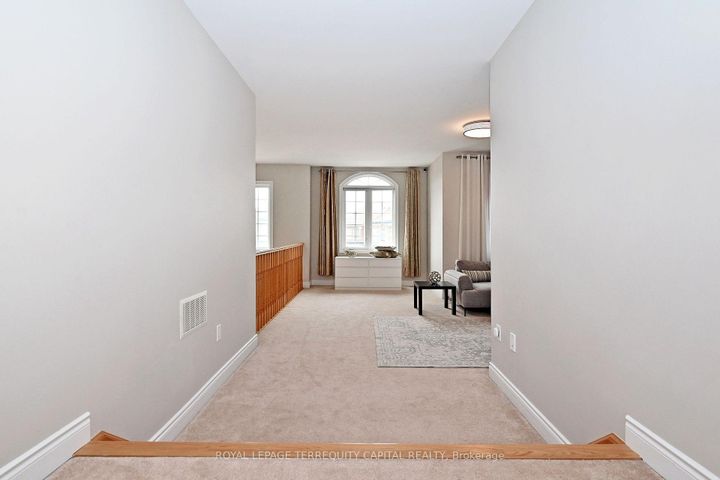 Photo 25 at 124 Milby Crescent, Bradford, Bradford West Gwillimbury