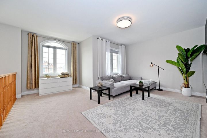 Photo 26 at 124 Milby Crescent, Bradford, Bradford West Gwillimbury
