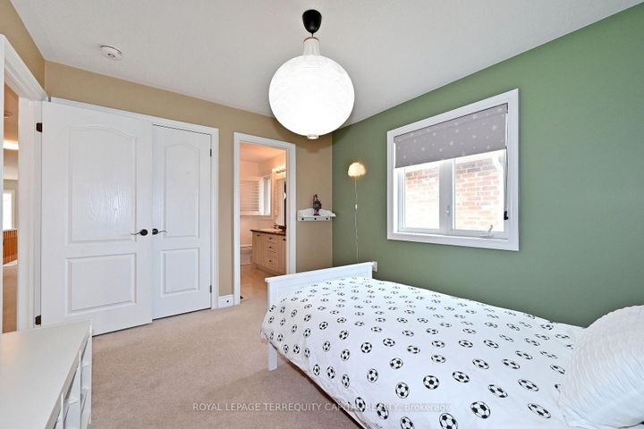 Photo 35 at 124 Milby Crescent, Bradford, Bradford West Gwillimbury