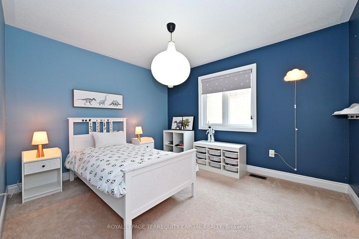 Photo 36 at 124 Milby Crescent, Bradford, Bradford West Gwillimbury