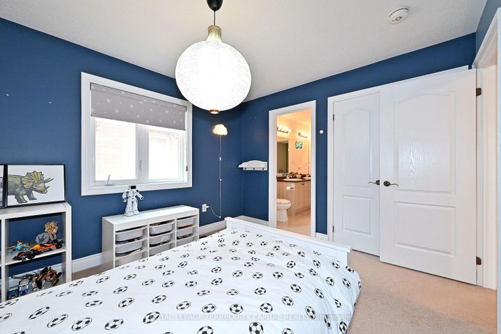 Photo 37 at 124 Milby Crescent, Bradford, Bradford West Gwillimbury