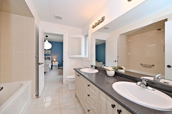 Photo 38 at 124 Milby Crescent, Bradford, Bradford West Gwillimbury