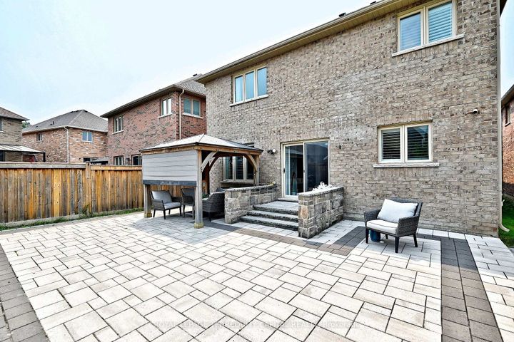 Photo 46 at 124 Milby Crescent, Bradford, Bradford West Gwillimbury