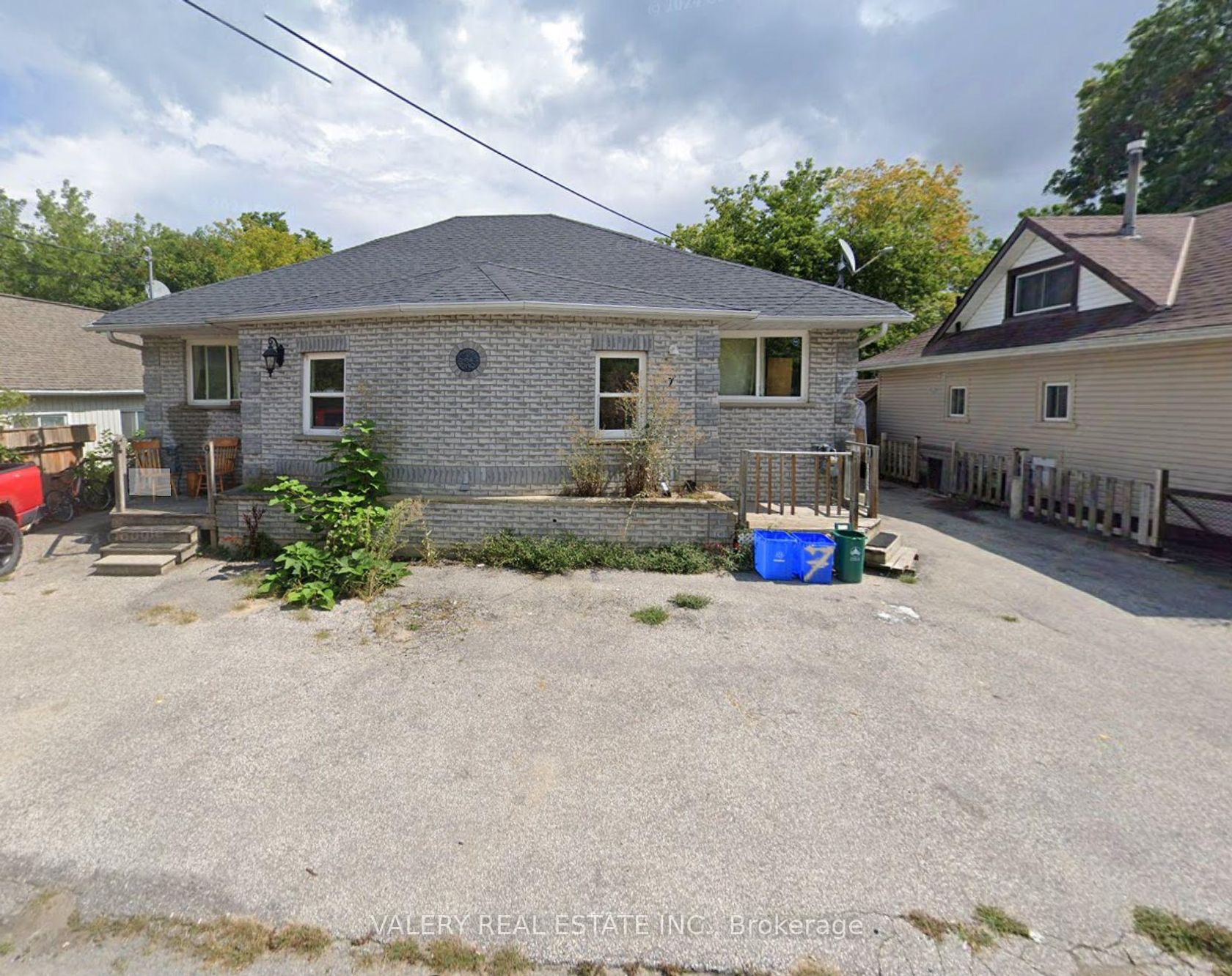 9 Ravenswood Drive, Sutton & Jackson