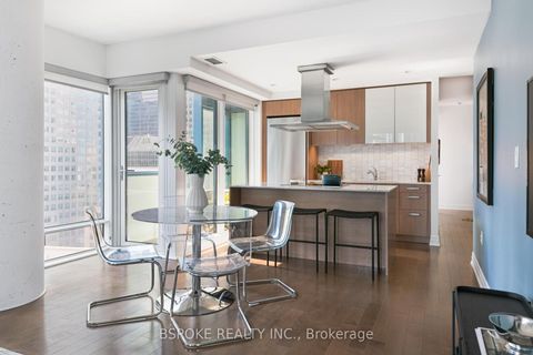 Photo 12 at 1502 - 8 The Esplanade Avenue, Waterfront Communities C8, Toronto