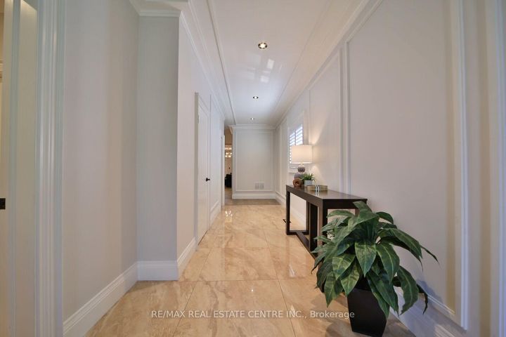 Photo 5 at 1098 Meredith Avenue, Lakeview, Mississauga