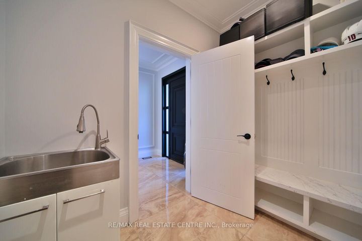 Photo 7 at 1098 Meredith Avenue, Lakeview, Mississauga