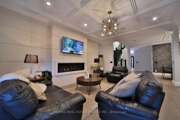 Photo 9 at 1098 Meredith Avenue, Lakeview, Mississauga