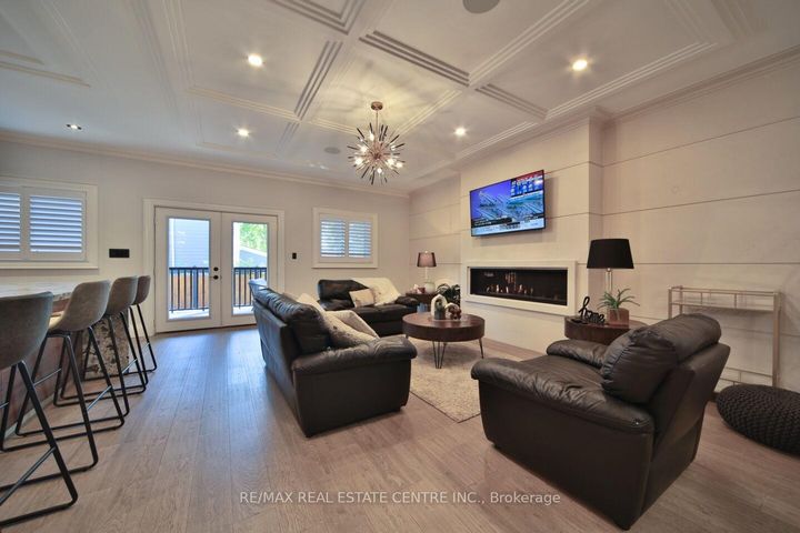 Photo 11 at 1098 Meredith Avenue, Lakeview, Mississauga