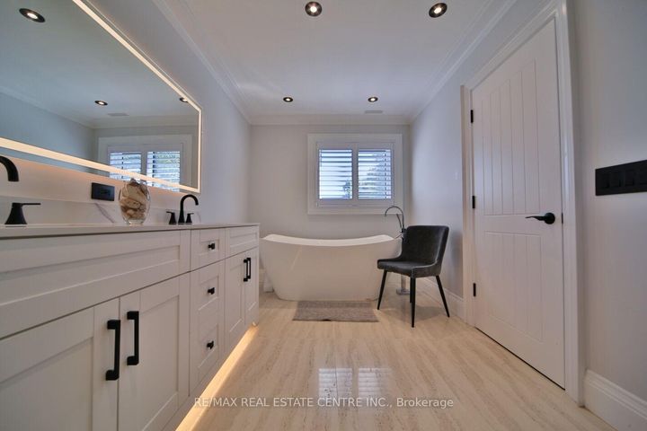 Photo 25 at 1098 Meredith Avenue, Lakeview, Mississauga