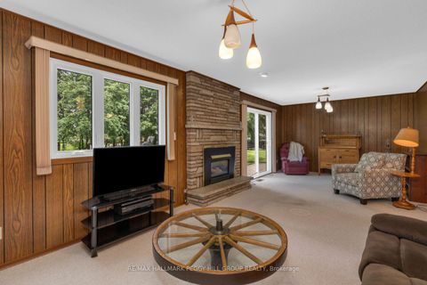 Photo 10 at 2222 Victoria Street, Stroud, Innisfil