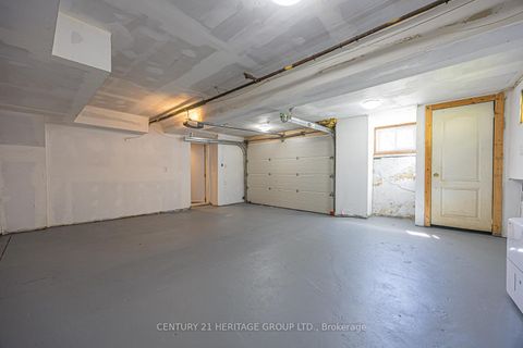 Photo 12 at 178 Main Street N, London, Newmarket