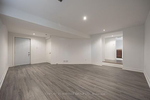 Photo 13 at 178 Main Street N, London, Newmarket