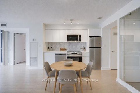 Photo 7 at 727 - 10 Capreol Court, Waterfront Communities C1, Toronto