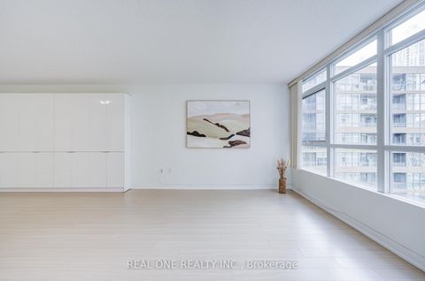 Photo 11 at 727 - 10 Capreol Court, Waterfront Communities C1, Toronto