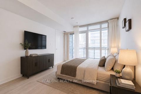 Photo 13 at 727 - 10 Capreol Court, Waterfront Communities C1, Toronto