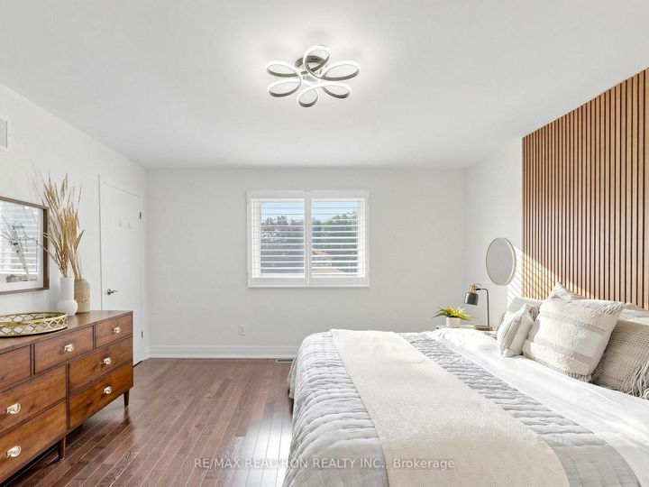 Photo 24 at 93 Stiver Drive, London, Newmarket