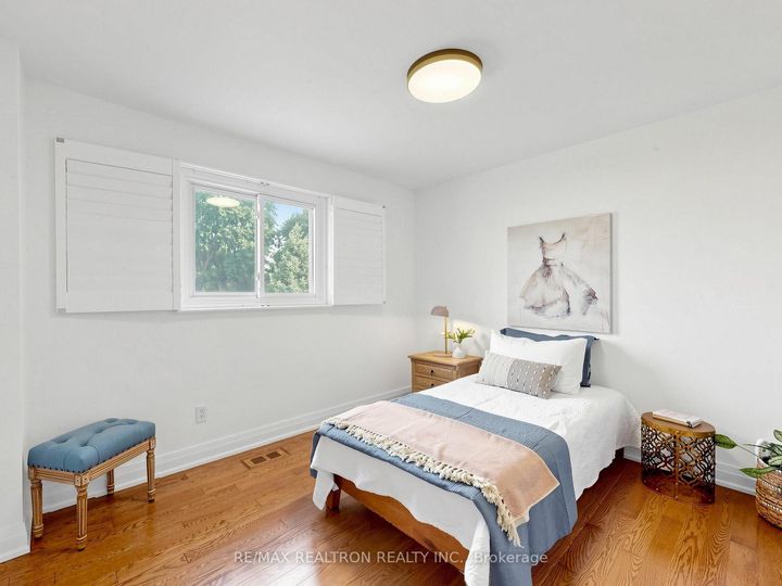 Photo 28 at 93 Stiver Drive, London, Newmarket