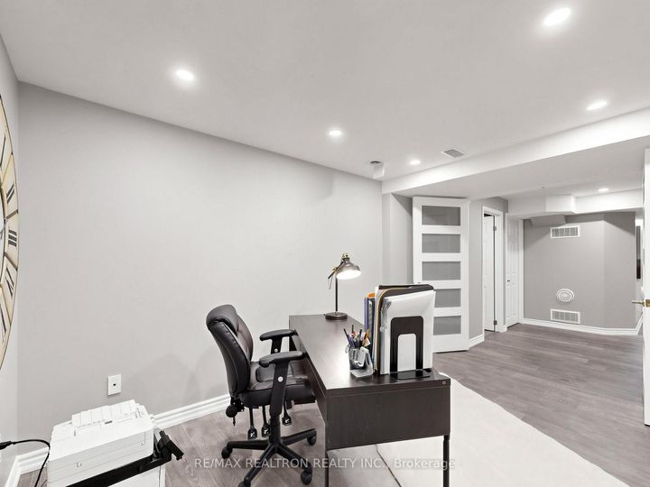 Photo 37 at 93 Stiver Drive, London, Newmarket