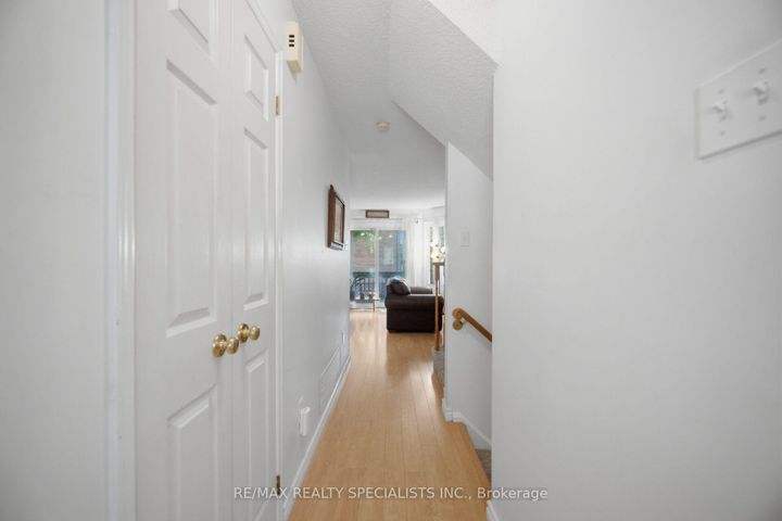 Photo 5 at 17 - 2935 Headon Forest Drive, Headon, Burlington