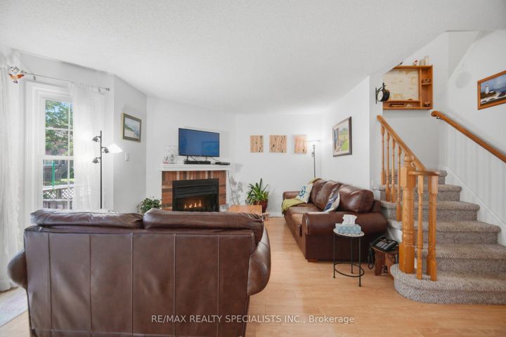 Photo 7 at 17 - 2935 Headon Forest Drive, Headon, Burlington