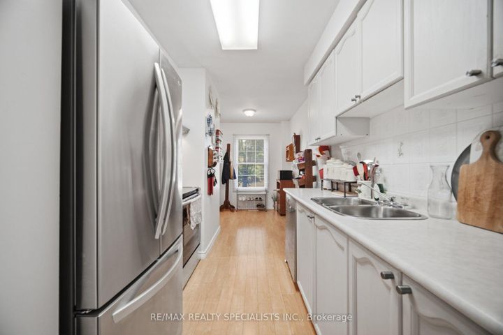 Photo 12 at 17 - 2935 Headon Forest Drive, Headon, Burlington