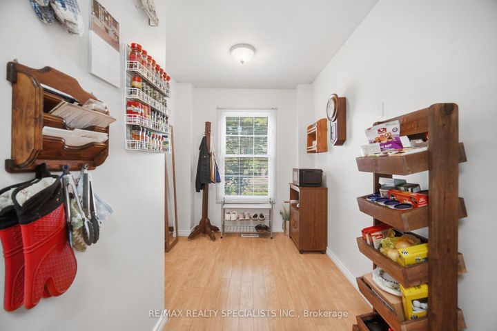 Photo 15 at 17 - 2935 Headon Forest Drive, Headon, Burlington