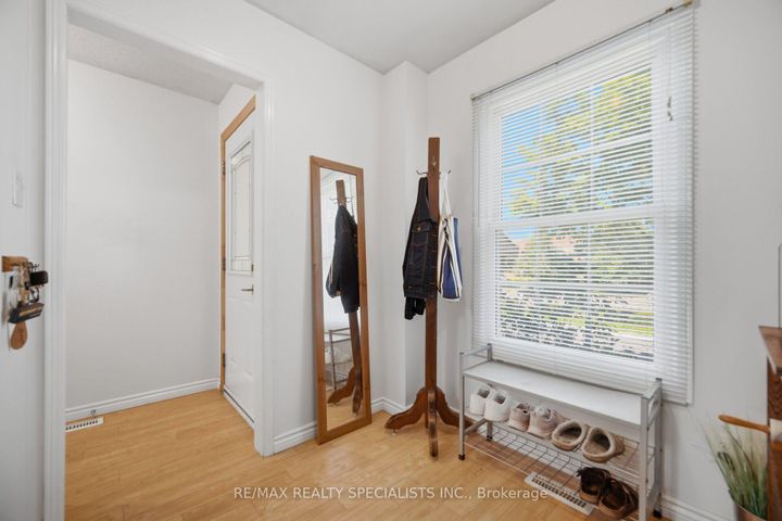Photo 17 at 17 - 2935 Headon Forest Drive, Headon, Burlington