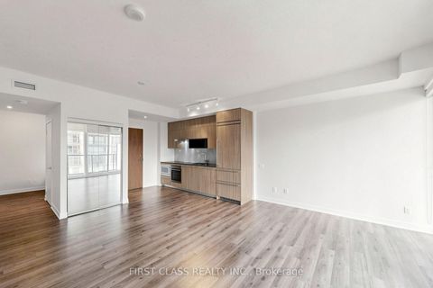 Photo 4 at 503 - 90 Queens Wharf Road, Waterfront Communities C1, Toronto