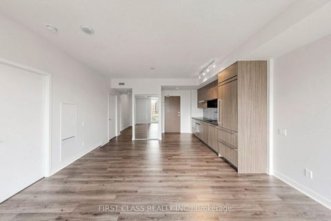 Photo 5 at 503 - 90 Queens Wharf Road, Waterfront Communities C1, Toronto