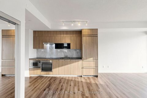 Photo 7 at 503 - 90 Queens Wharf Road, Waterfront Communities C1, Toronto