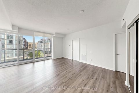 Photo 10 at 503 - 90 Queens Wharf Road, Waterfront Communities C1, Toronto