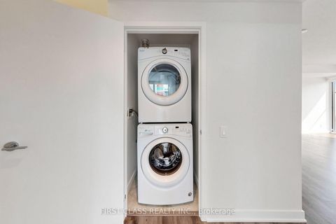 Photo 20 at 503 - 90 Queens Wharf Road, Waterfront Communities C1, Toronto