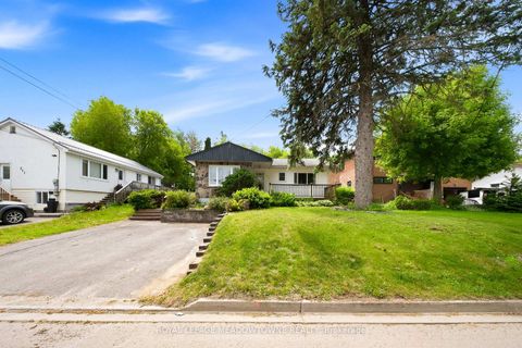 Photo 3 at 209 Cliff Road, South Shore, Barrie