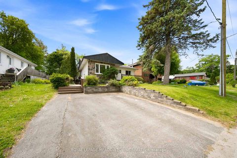 Photo 4 at 209 Cliff Road, South Shore, Barrie