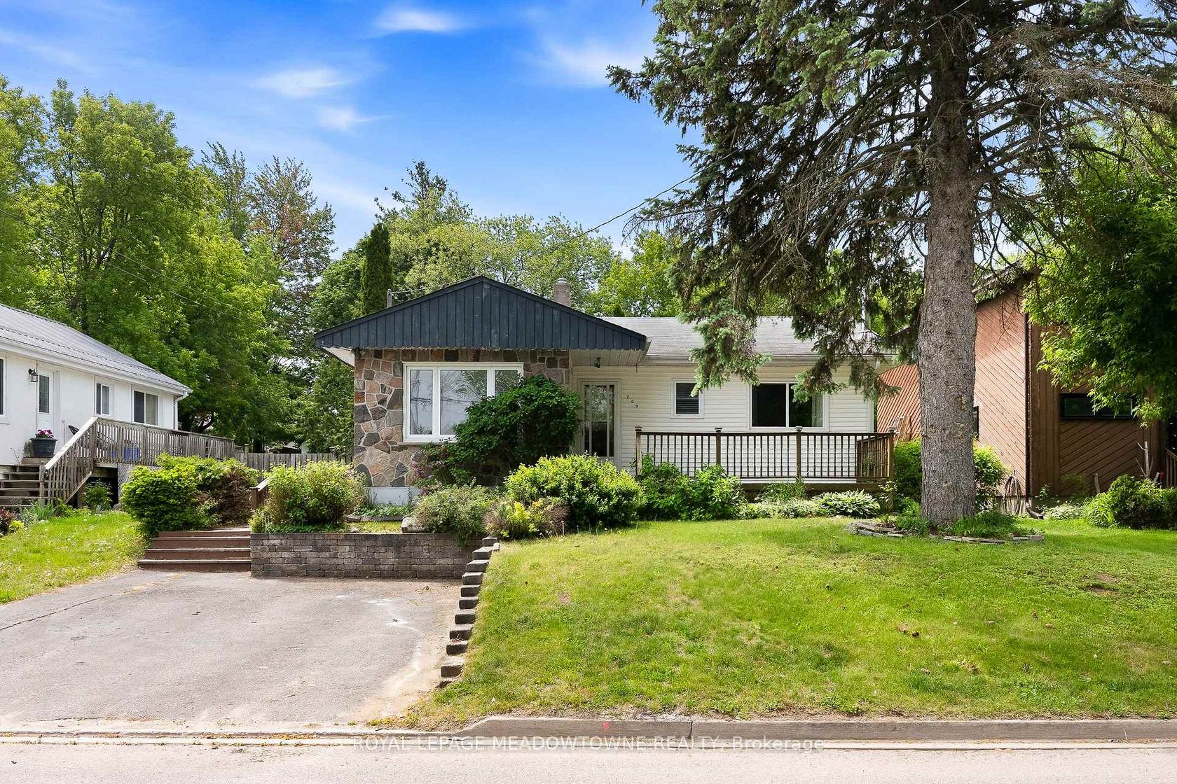 209 Cliff Road, South Shore, Barrie photo number 2