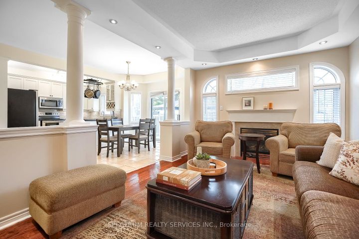 Photo 15 at 51 Monterey Road, Sonoma Heights, Vaughan
