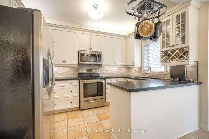 Photo 19 at 51 Monterey Road, Sonoma Heights, Vaughan