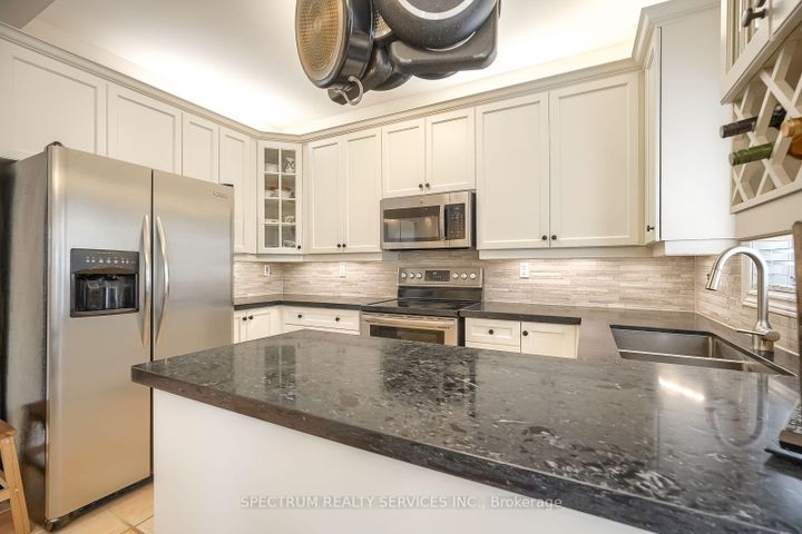 Photo 20 at 51 Monterey Road, Sonoma Heights, Vaughan